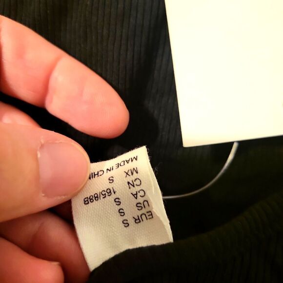 Tank top body suit, very stretchy, NWT, black size small, snaps at crotch - Picture 6 of 7